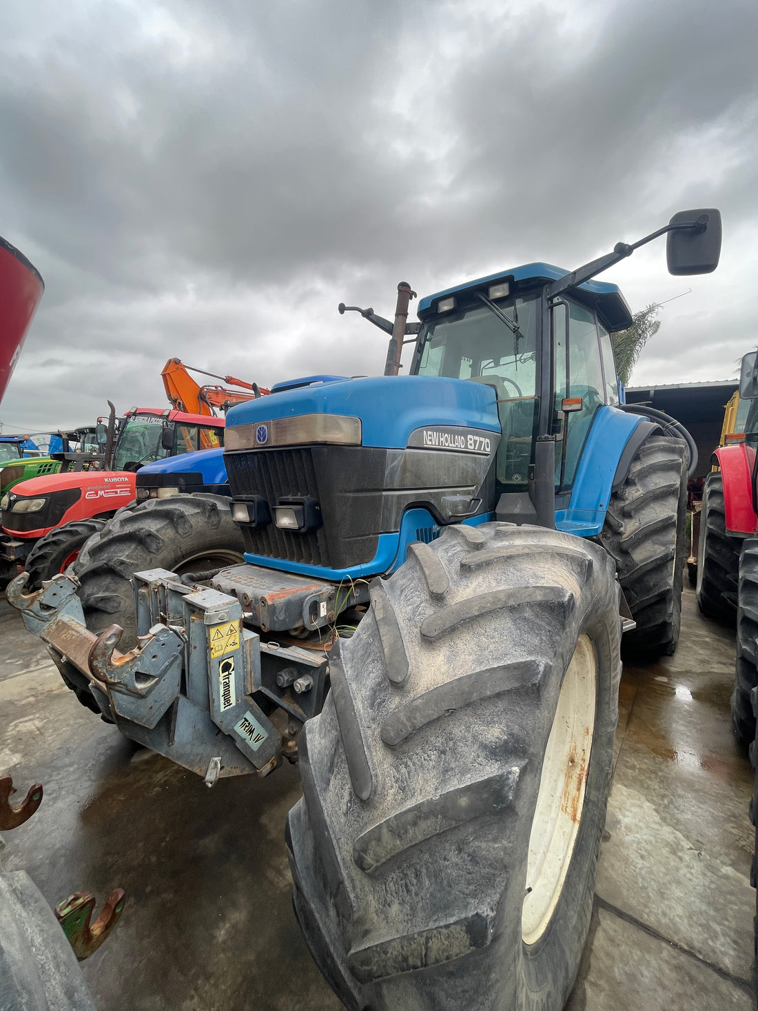 TRATTORE NEW HOLLAND 8770