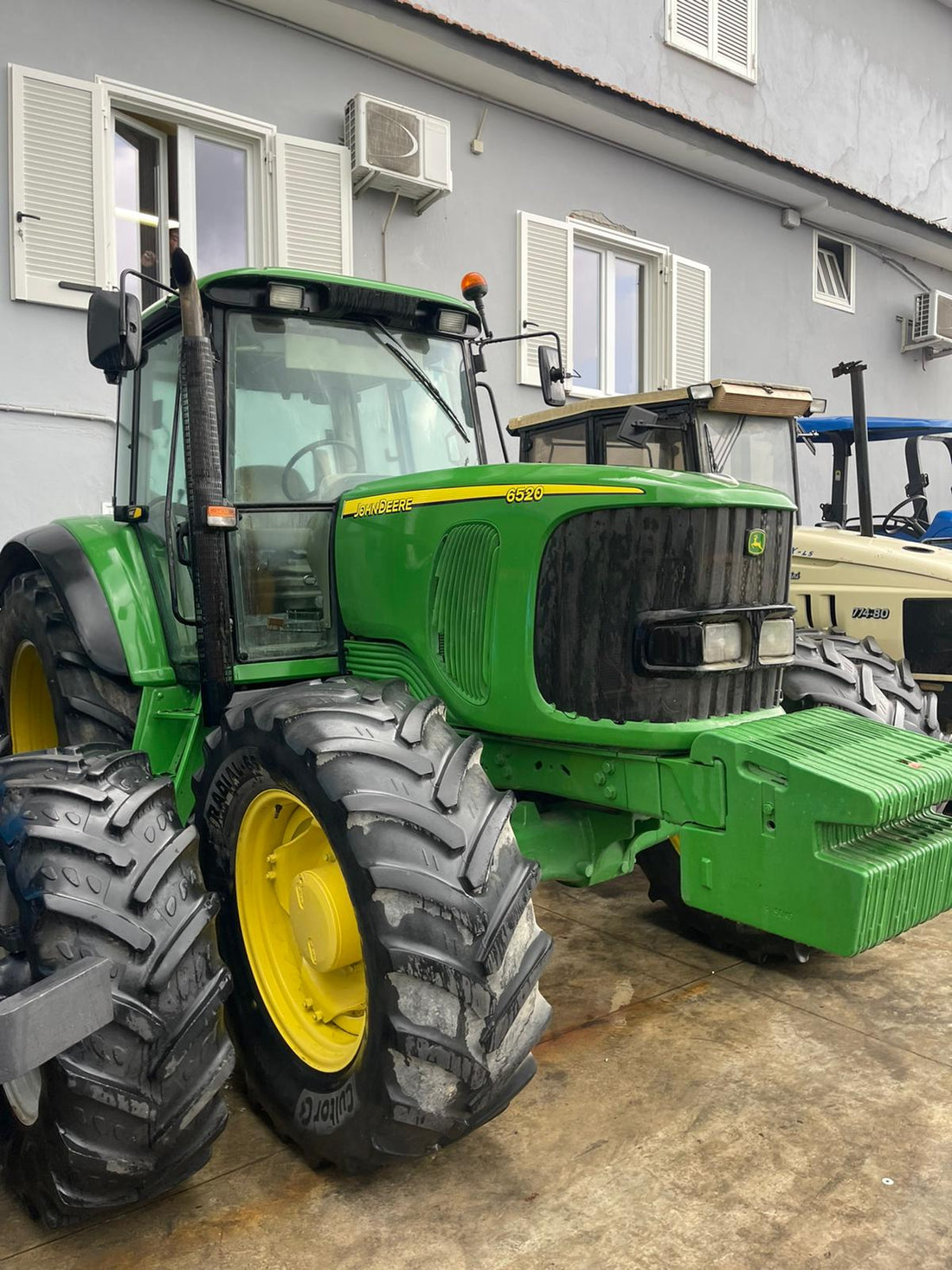 JOHN DEERE 6520 SE