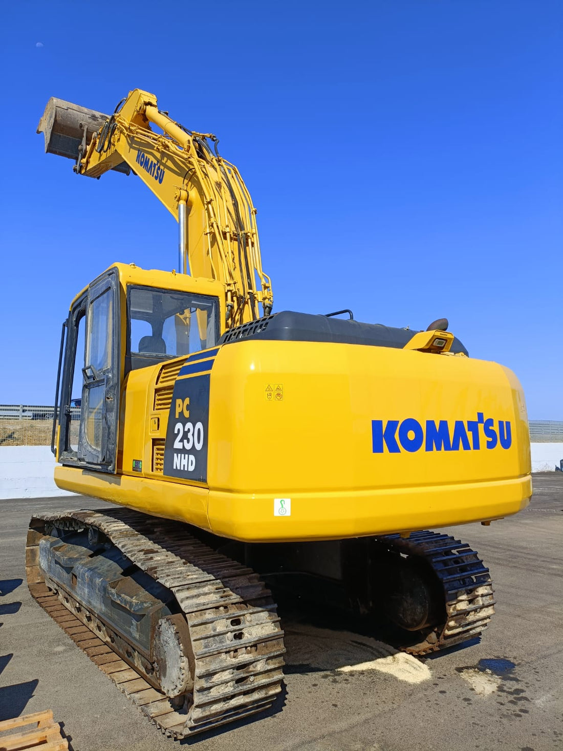 KOMATSU PC 230 NHD